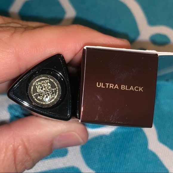 🆕 Hourglass CAUTION extreme lash black mascara - Picture 4 of 8